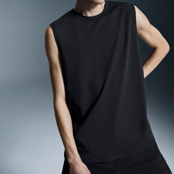 On Cloud Run On Clouds Focus Tank Mens Large Logo Sleeveless Top Black Wicking - Picture 1 of 10